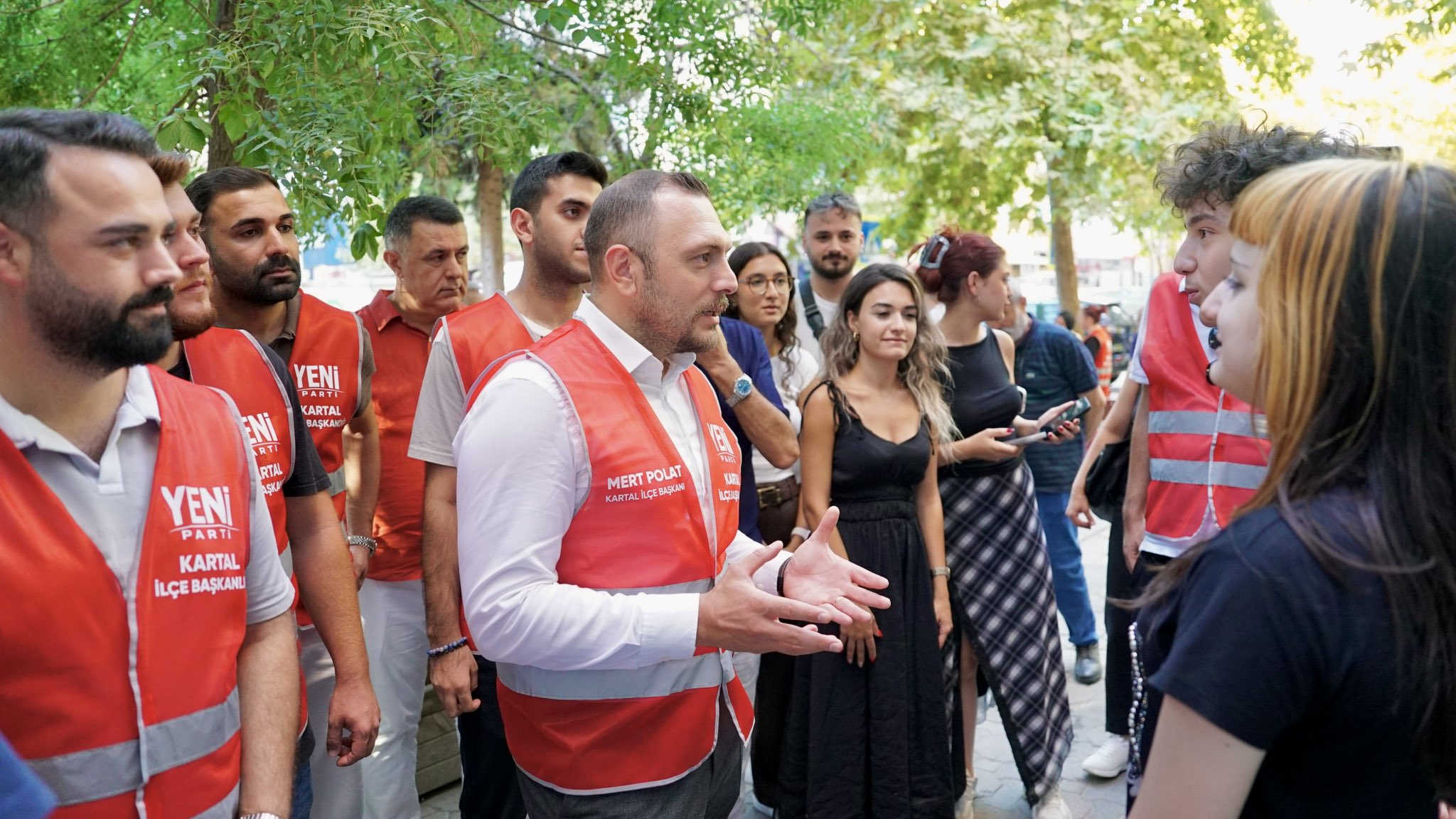 YENİ PARTİ KARTAL ÖRGÜTÜ SAHAYA İNDİ