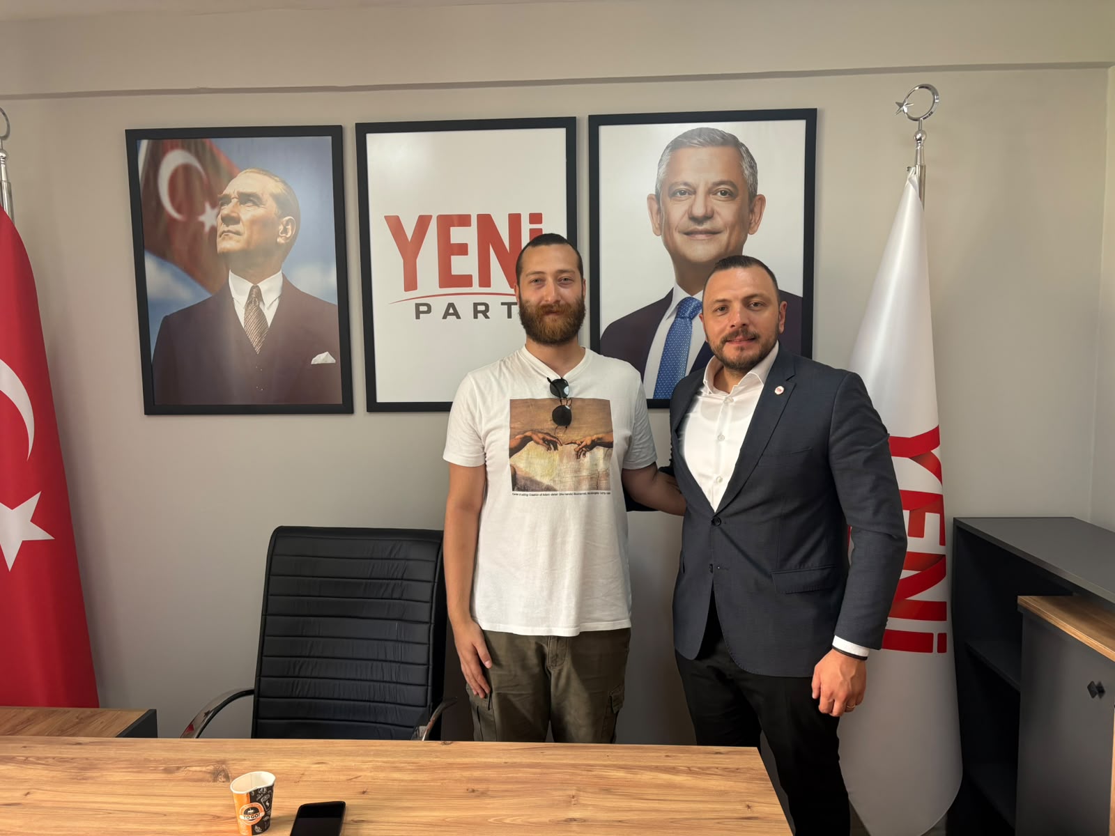 YENİ PARTİ KARTAL İLÇE BİNASI KAPILARINI AÇTI: ”RESMİ AÇILIŞ ÇOK YAKINDA”